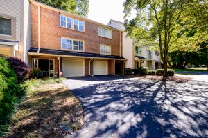 2123 Simsbury Lane_Kyle MacDonald-01_